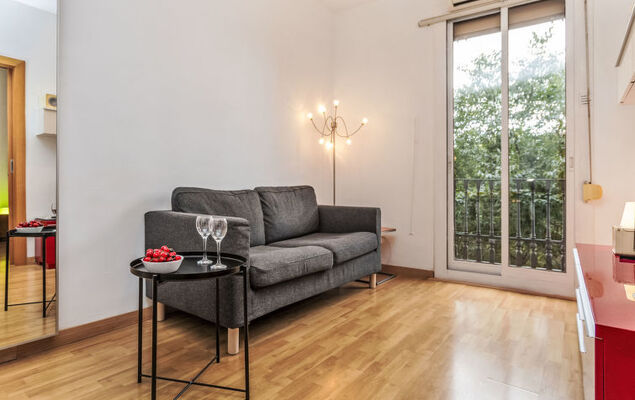 Sants-Montjuïc: Avenida Madrid - Photo 12