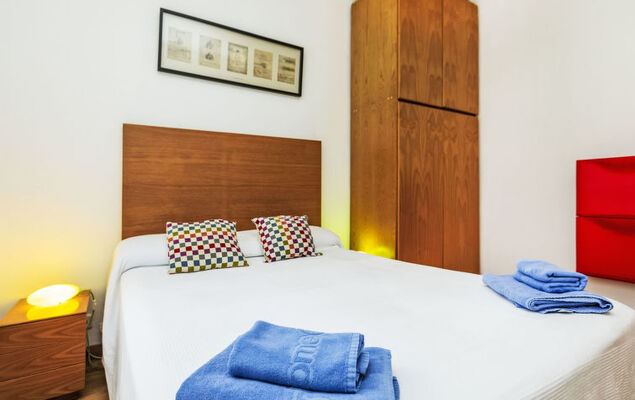 Sants-Montjuïc: Avenida Madrid - Photo 16